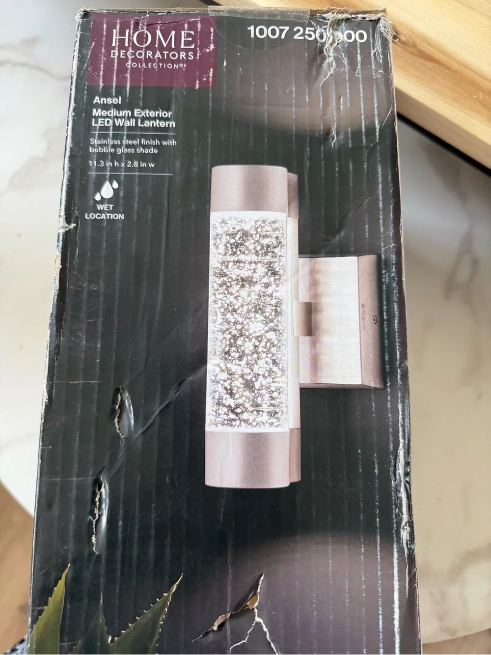 N/A sleek cylindrical